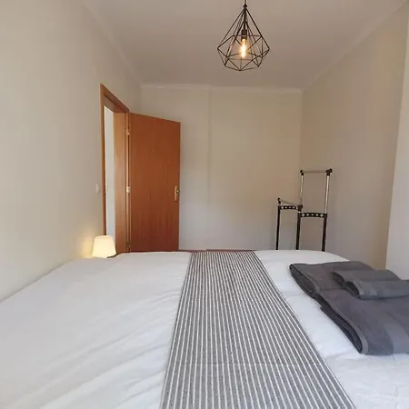 Apartment New Sunny House! Your Lisbon